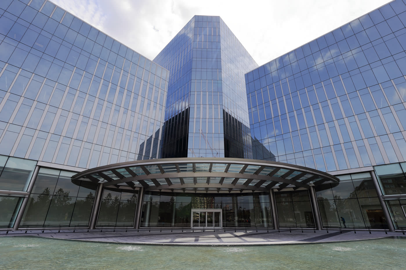 Curtain wall system detail